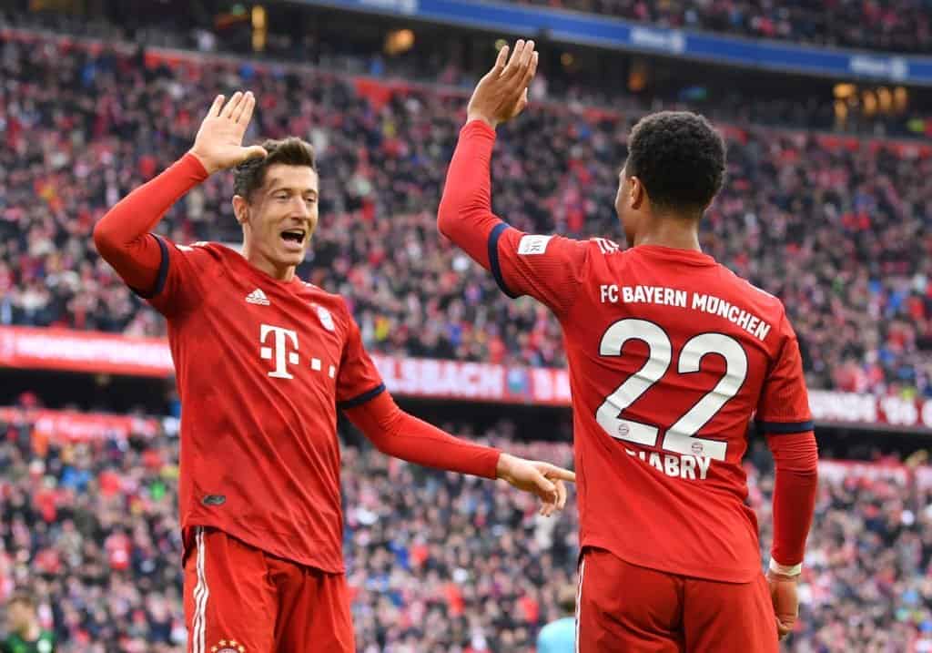 Serge Gnabry und Robert Lewandowski