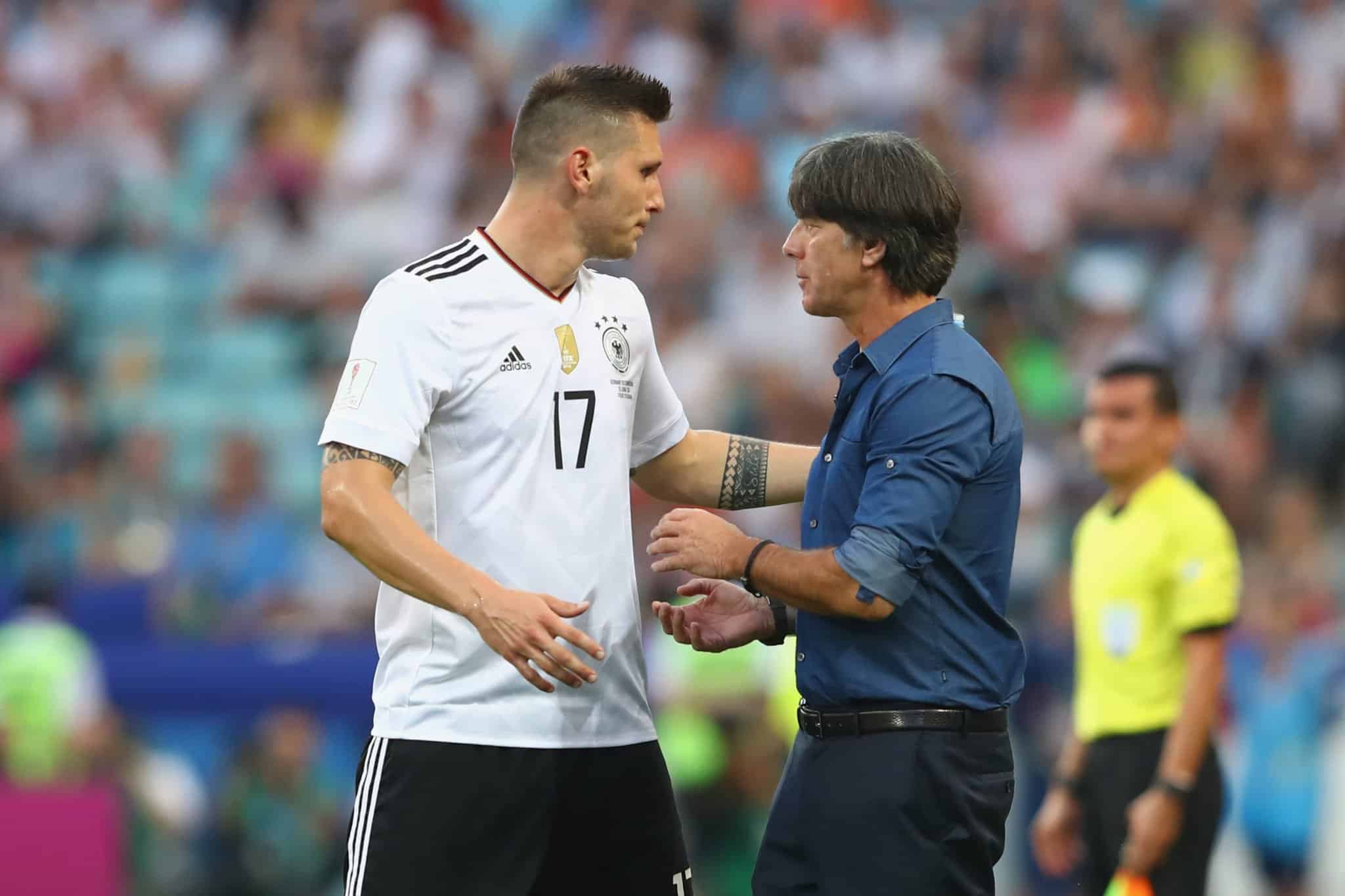 Niklas Süle und Joachim Löw