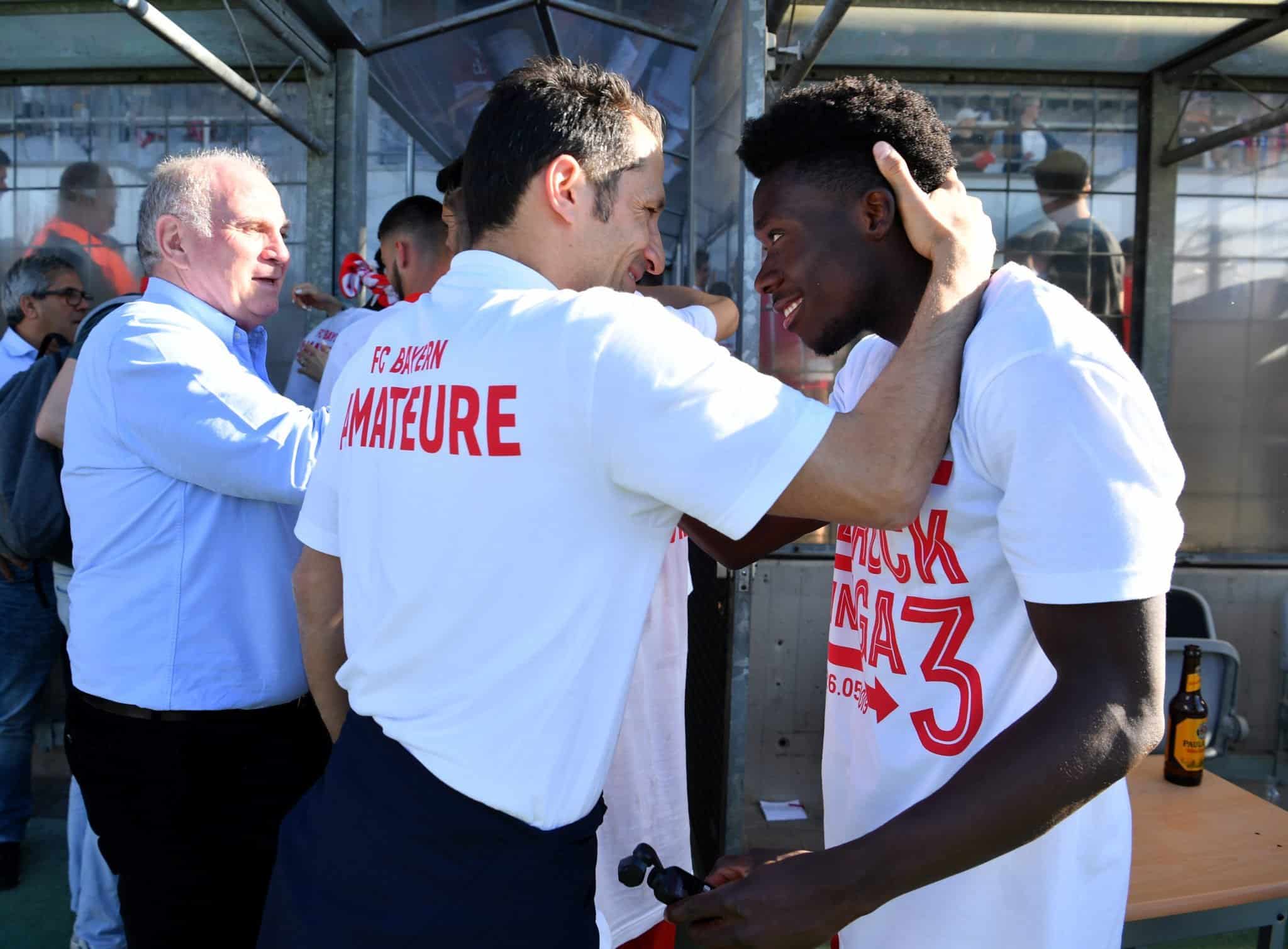 Hasan Salihamidzic und Alphonso Davies