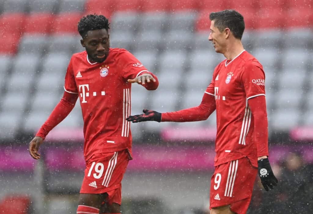 Alphonso Davies und Robert Lewandowski