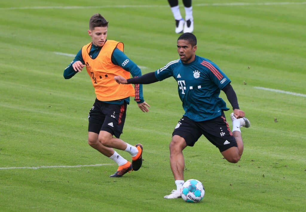 Douglas Costa und Tiago Dantas