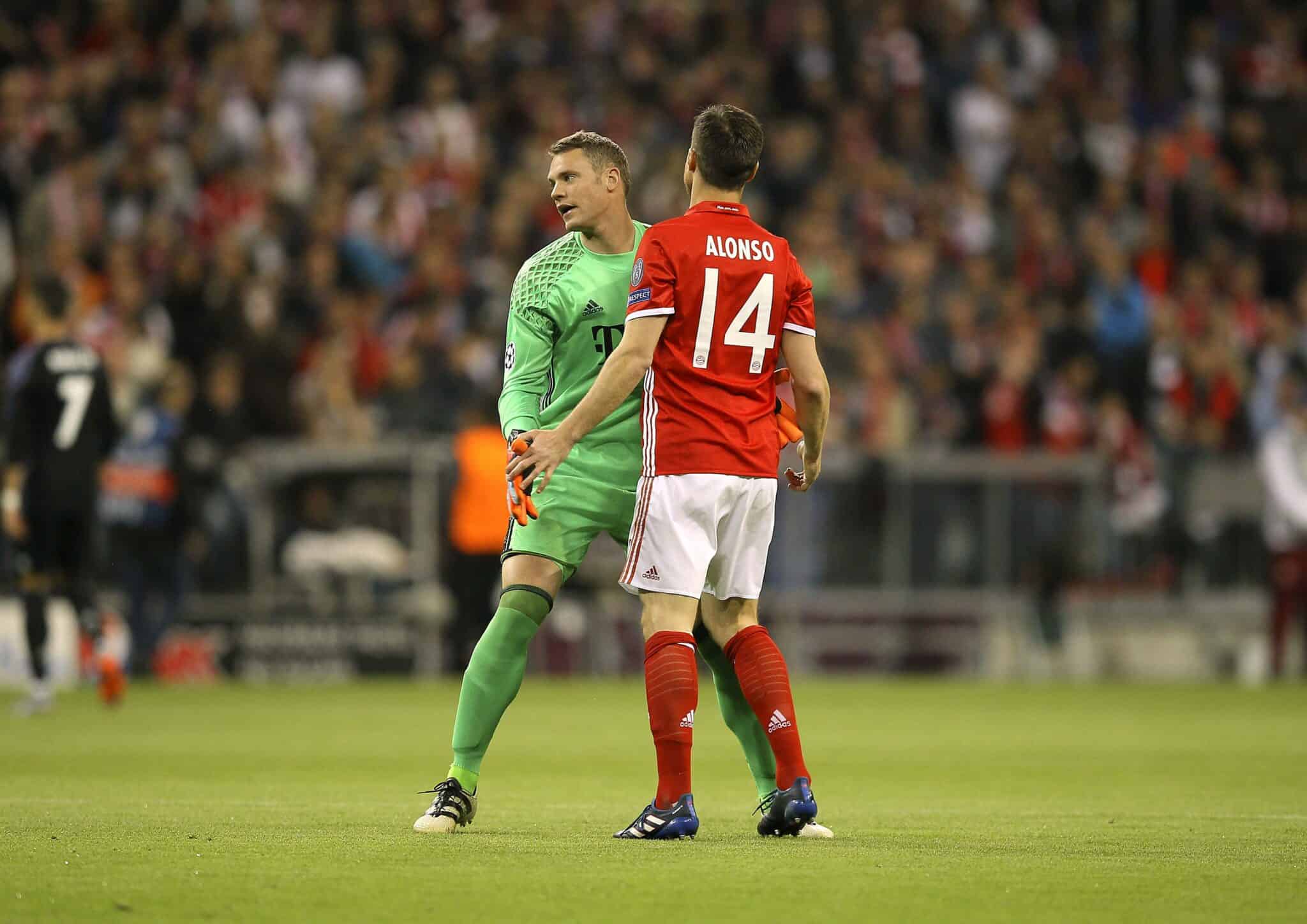 Manuel Neuer und Xabi Alonso
