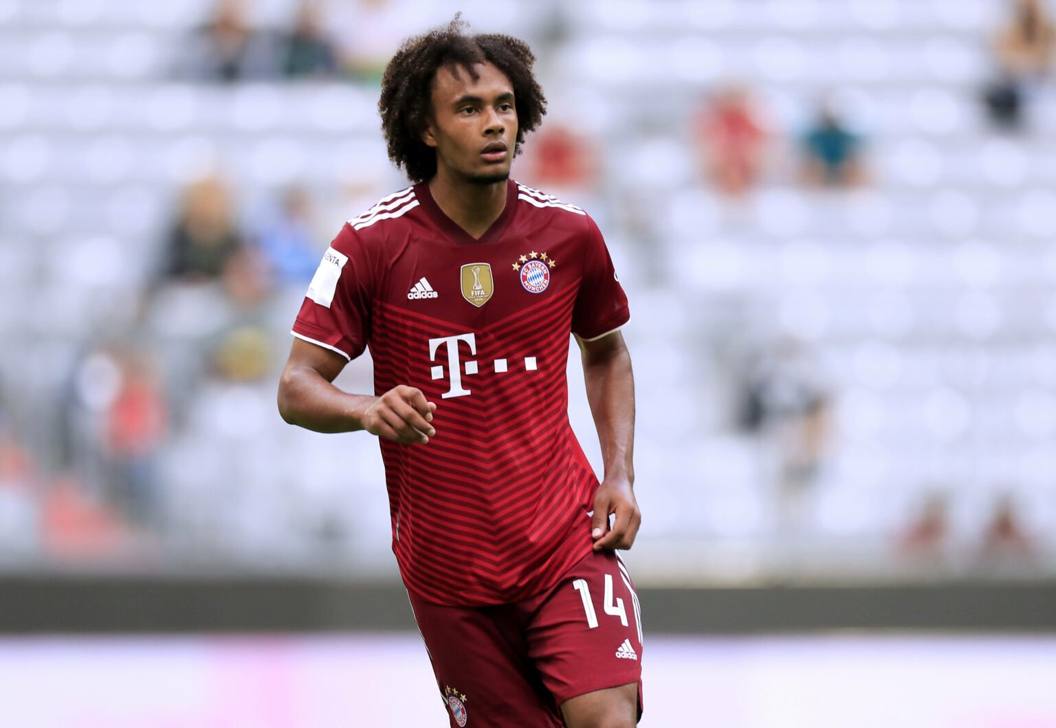 Zirkzee ist schon in Belgien: Bayern-Youngster wechselt ...