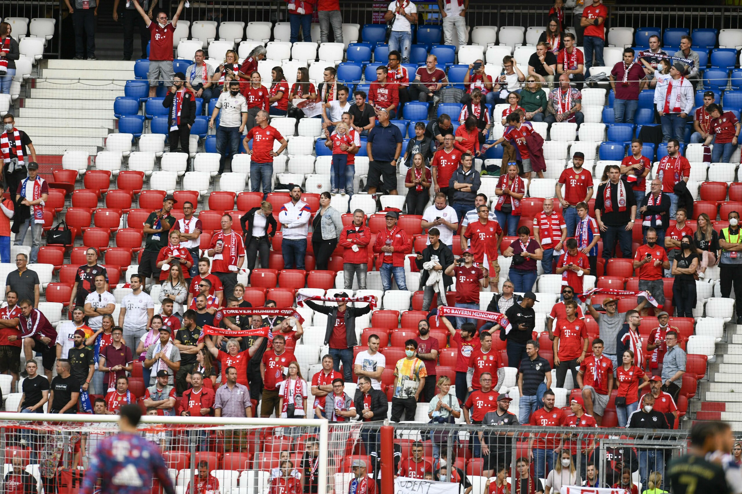 FC Bayern Fans in der Allianz Arena