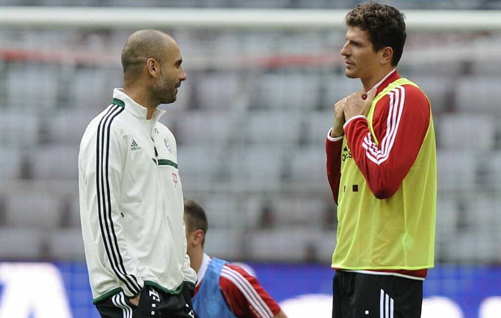 Mario Gomez und Pep Guardiola
