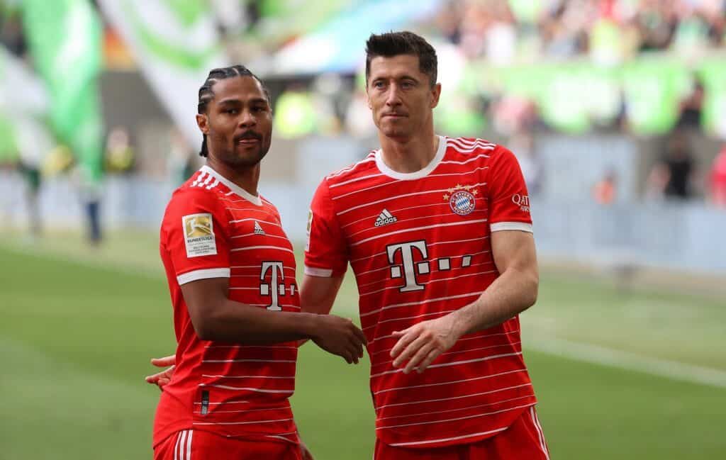 Serge Gnabry und Robert Lewandowski