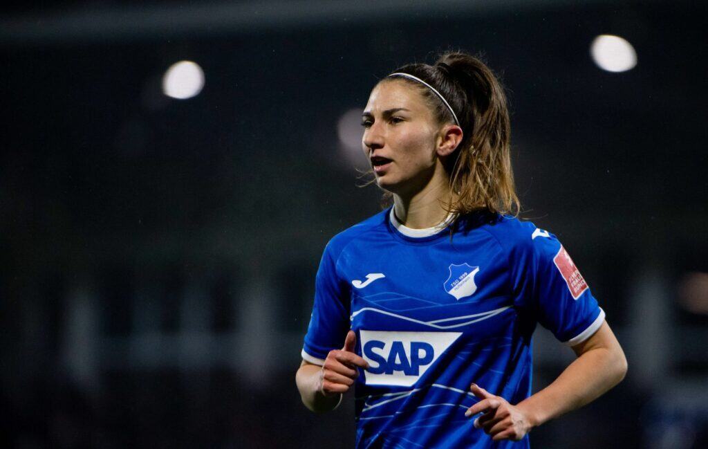 Katharina Naschenweng