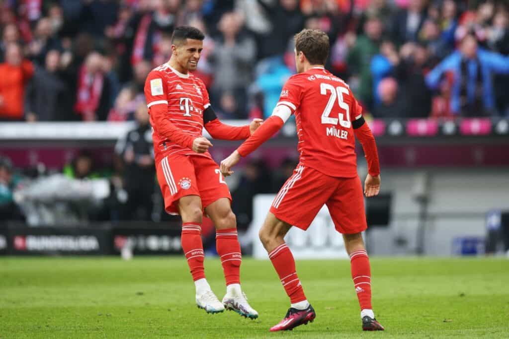 Thomas Müller und Joao Cancelo
