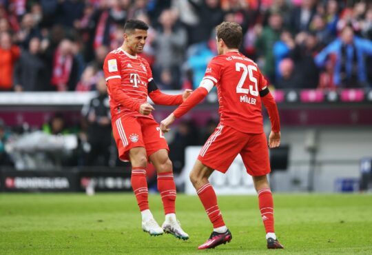 Thomas Müller und Joao Cancelo