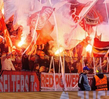 FC Bayern Fans Pyro