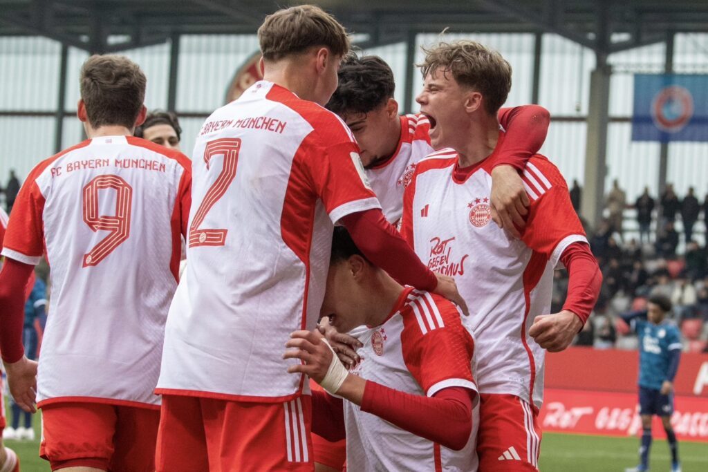 U19 Im Viertelfinale Der Youth League! Bayern-Youngster Schreiben ...