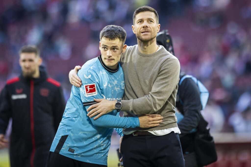 Florian Wirtz und Xabi Alonso