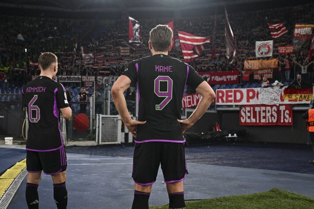 Bayern-Profis und Fans