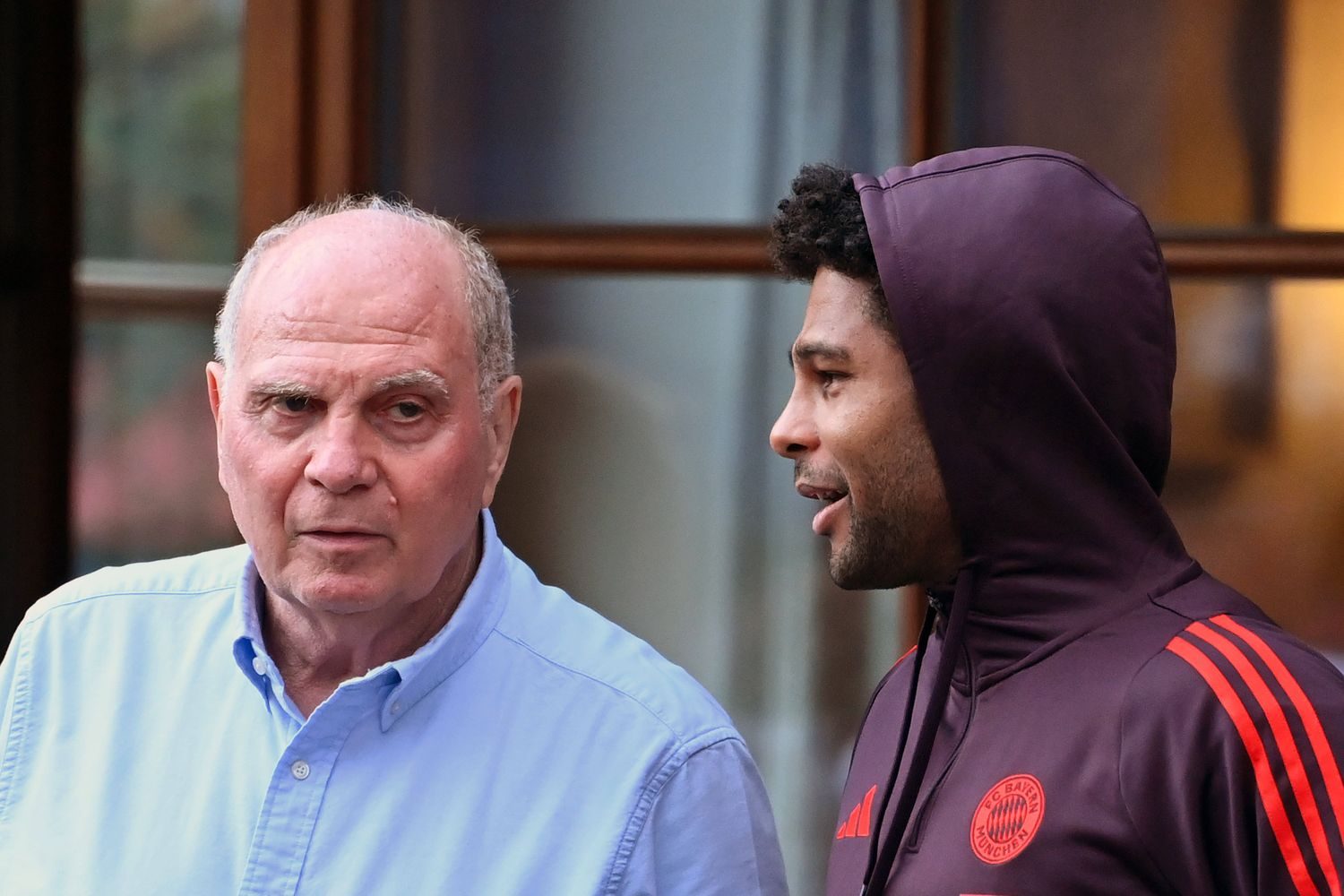 Uli Hoeneß und Serge Gnabry