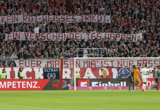 Bayern Fans Wiesn Trikot Banner