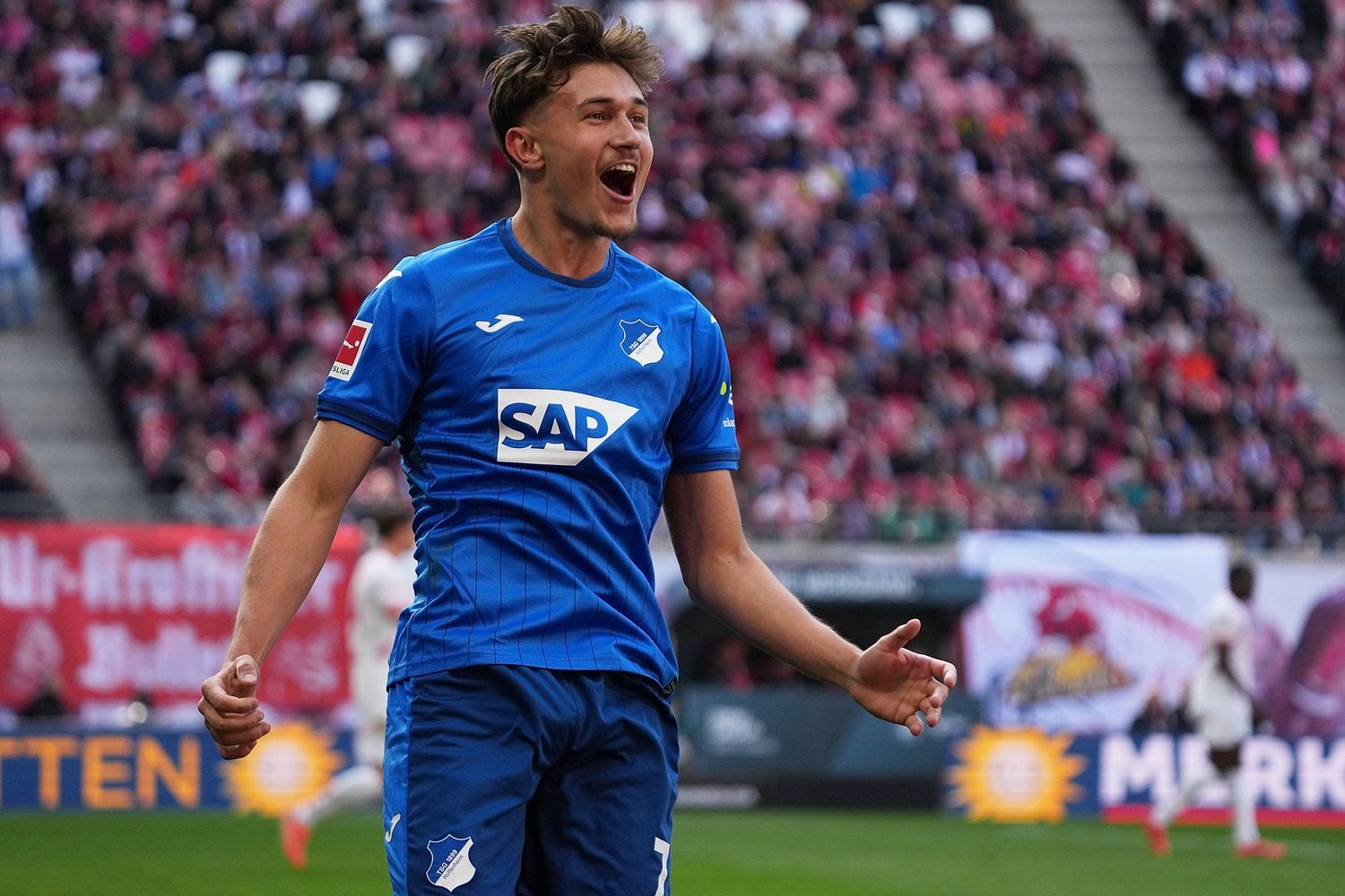 Supercup-Premiere-in-Stuttgart-Bayern-k-mpft-um-den-ersten-Beckenbauer-Titel-