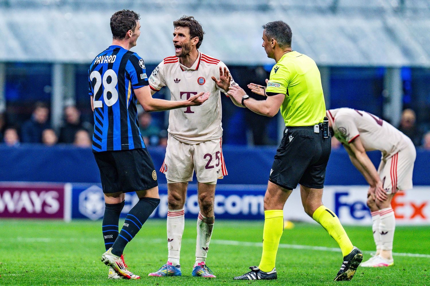 Hand-oder-nicht-Regel-Experte-kl-rt-ber-Inter-Tor-auf