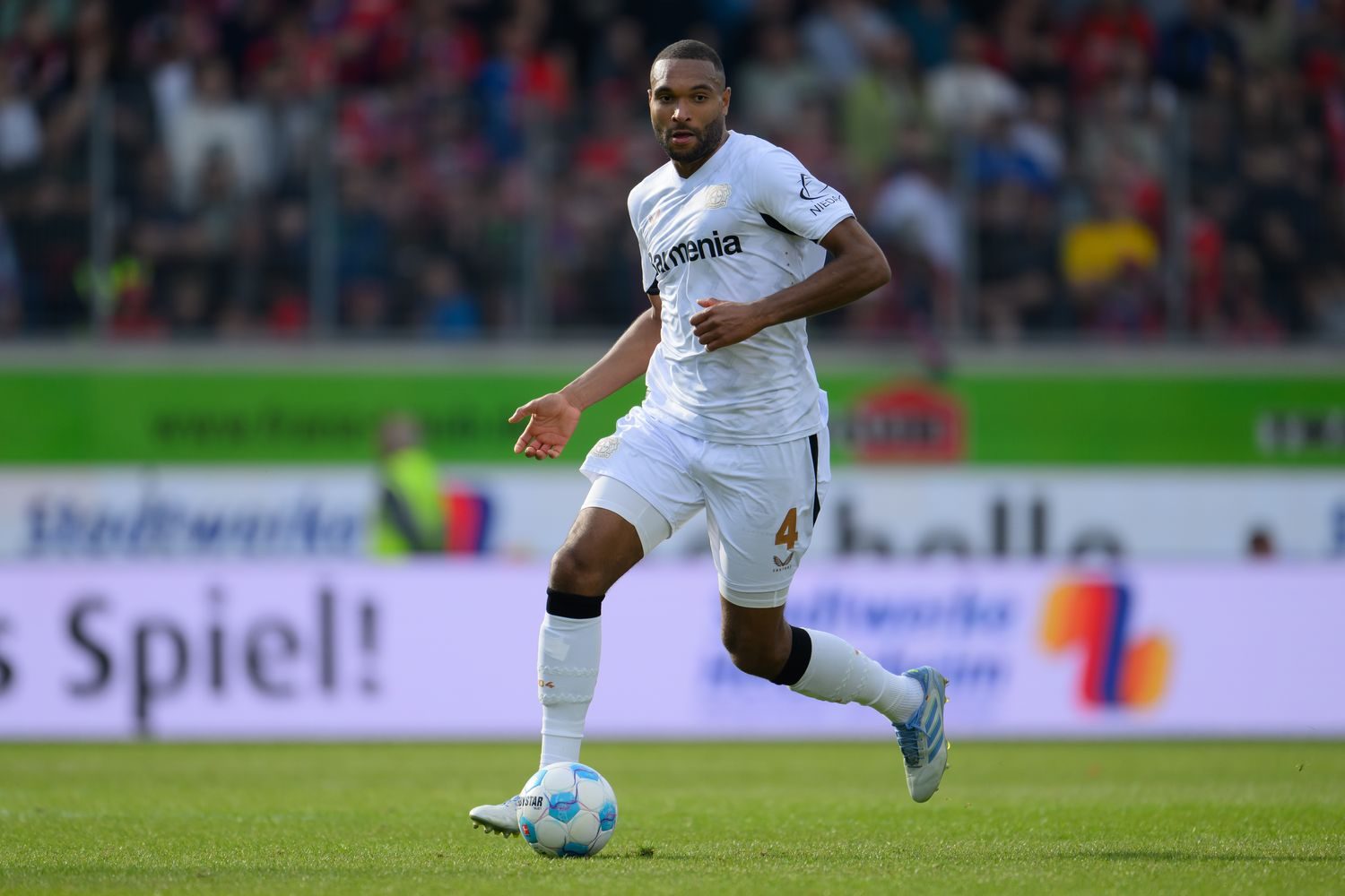 Kosteng-nstige-Premiuml-sung-Wird-Tah-der-neue-Abwehrboss-beim-FC-Bayern-