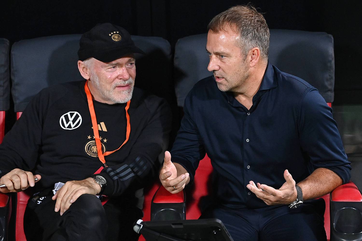 Lobeshymne-auf-Gerland-Flick-ehrt-den-Bayern-F-rderer-zum-Abschied