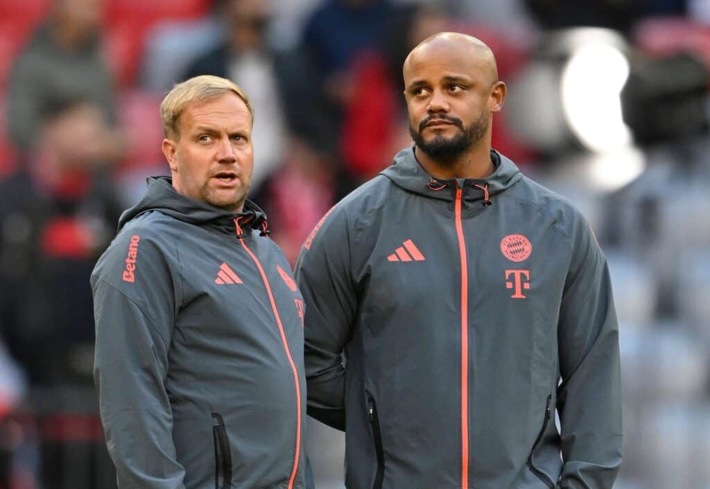 Aaron Danks und Kompany