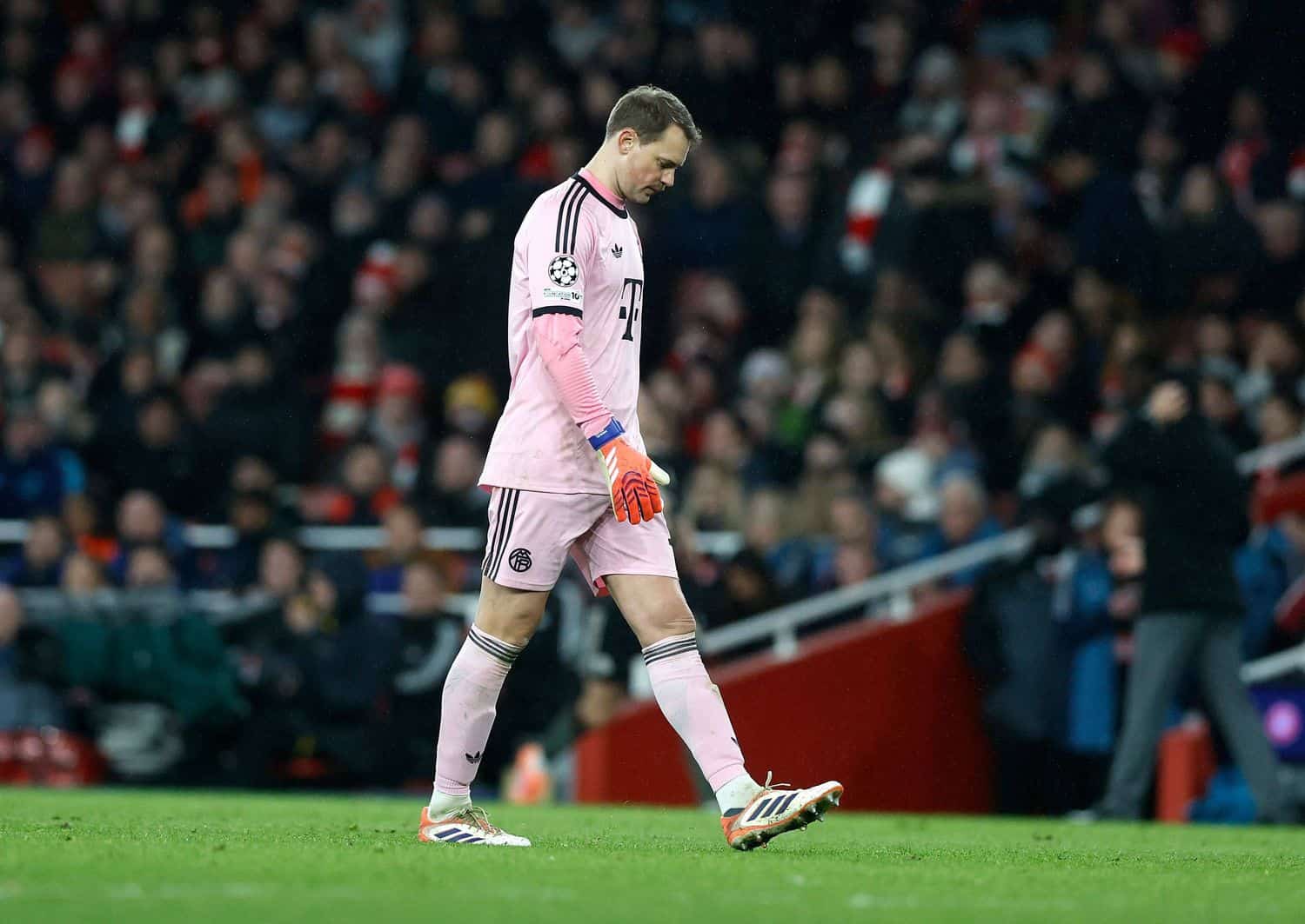 Zu-viele-Patzer-Manuel-Neuer-ger-t-in-die-Kritik-beim-FC-Bayern