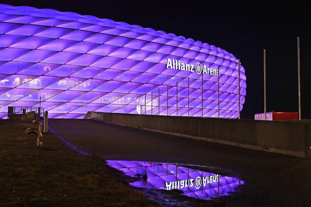 Allianz Arena lila