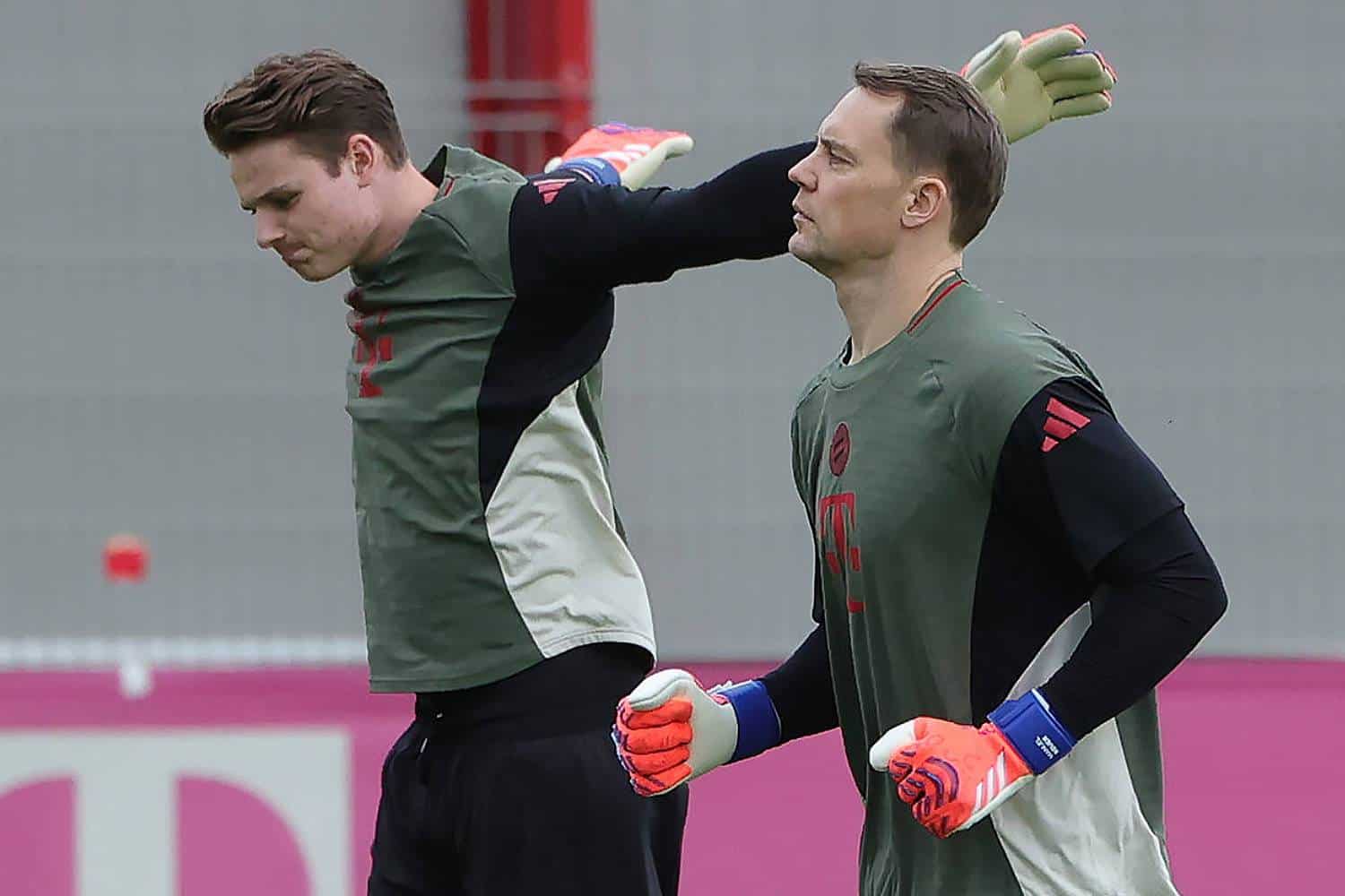 Neuer-oder-Urbig-Kompany-erkl-rt-seine-Torwart-Rotation