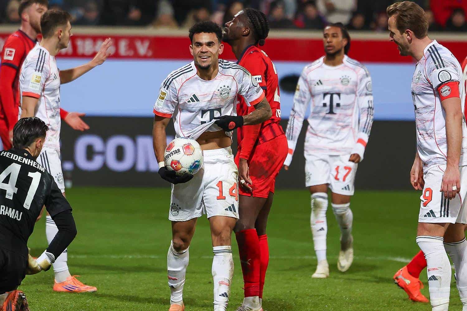 Bayern-Einzelkritik-Zweier-f-r-Offensiv-Trio-aber-auch-ein-Verteidiger-gl-nzt-