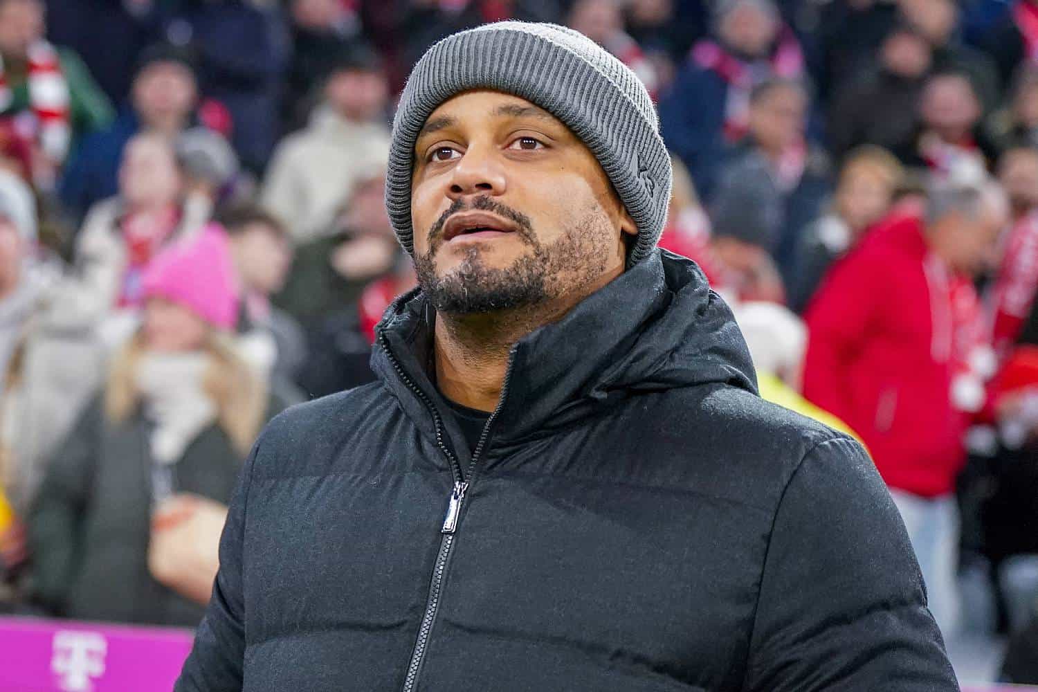 -Unglaubliche-Ehre-Auszeichnung-f-r-Bayern-Trainer-Kompany