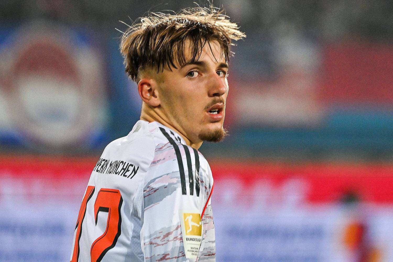 -Ganze-Fanbase-verloren-Bayern-Fans-nach-Karl-Aussage-sauer