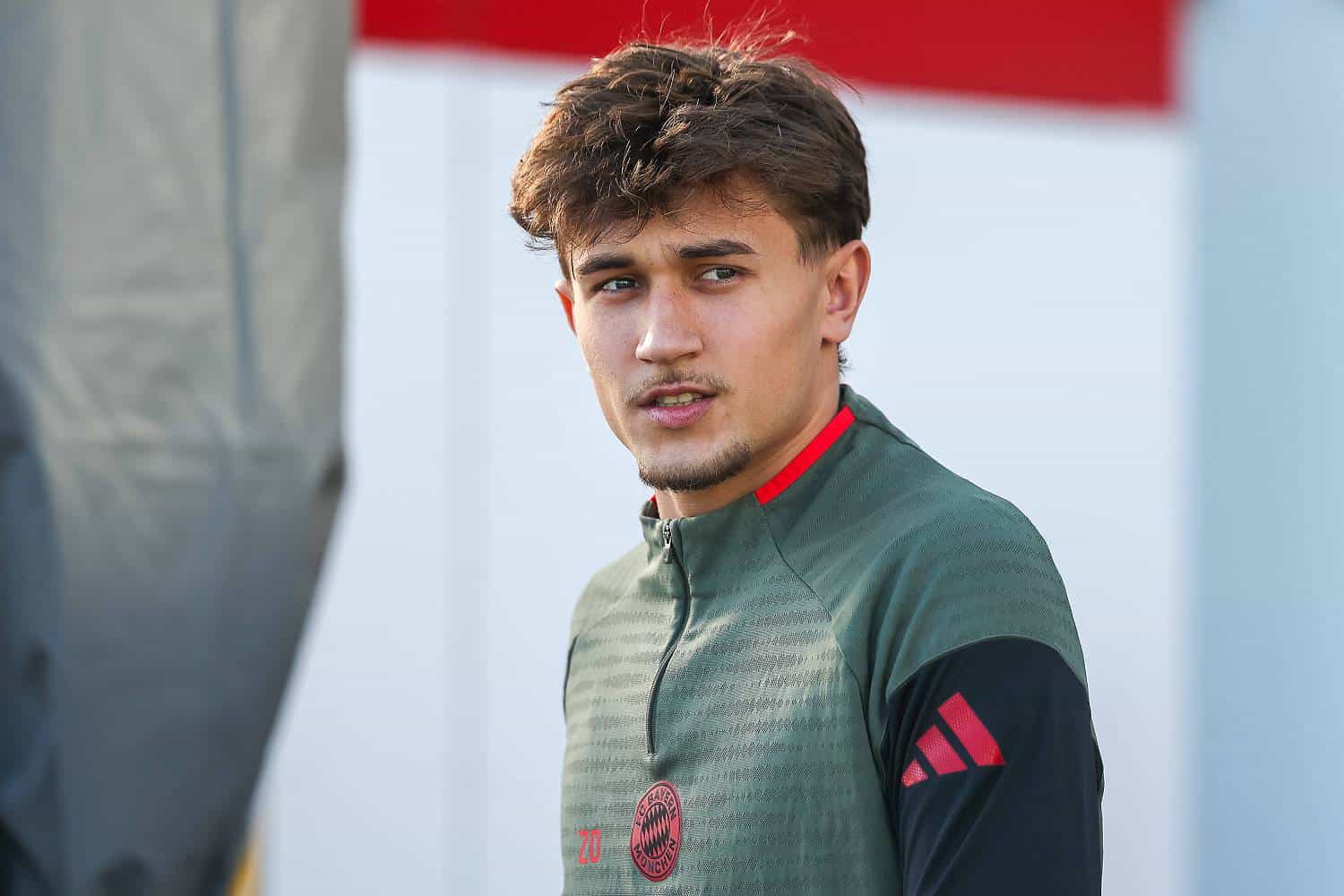 Rechtsverteidiger-gesucht-So-k-nnte-Bayern-in-Eindhoven-spielen