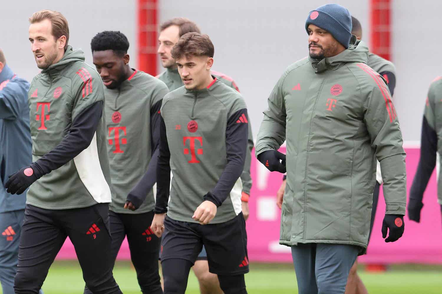 Nach-Sieg-in-Salzburg-Bayern-betreiben-Teambuilding-in-den-Bergen