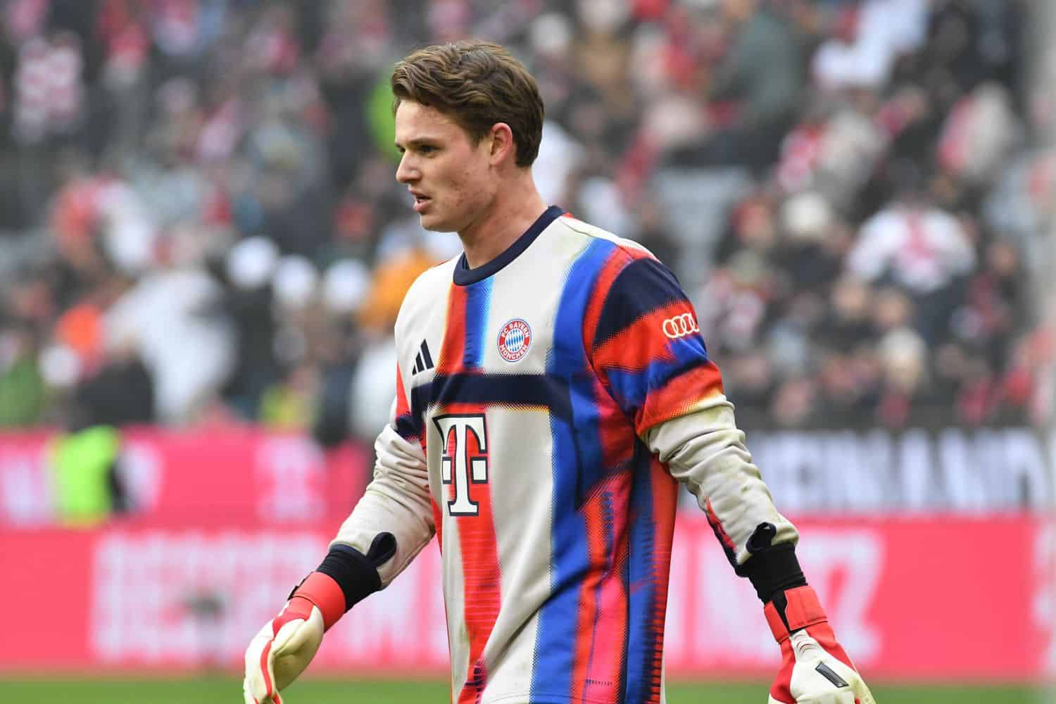 Nach-Patzer-gegen-Augsburg-Urbig-erlebt-dunkle-Seite-der-Bayern-Welt