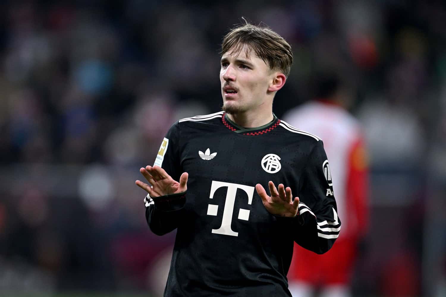 Karl-entschuldigt-sich-nach-Real-Flirt-und-beruhigt-die-Bayern-Fans