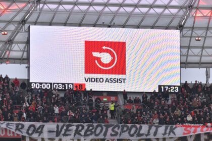 VAR-Debatte