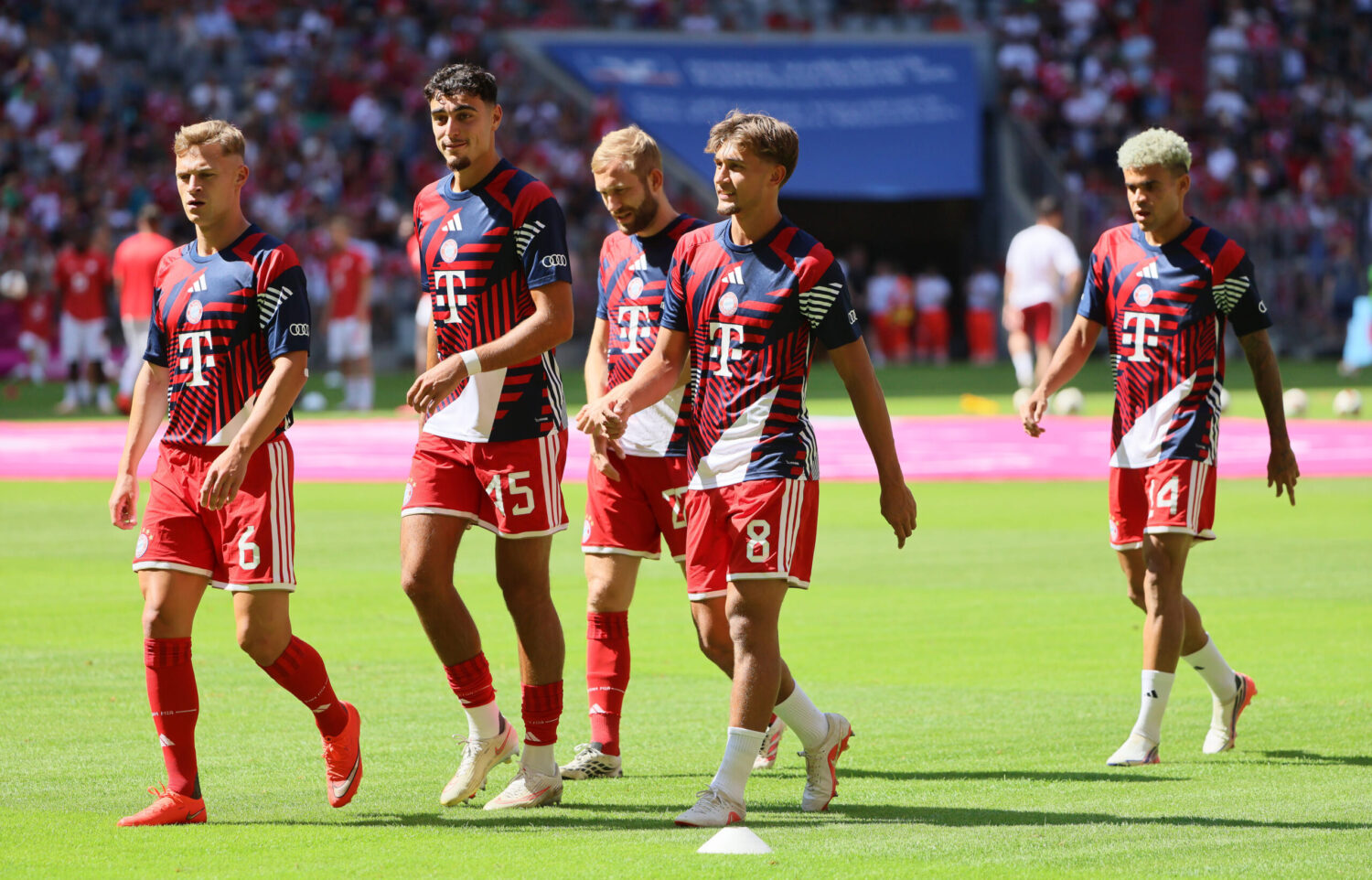 „Nicht außergewöhnlich…“: Experte kritisiert Bayern-Kader