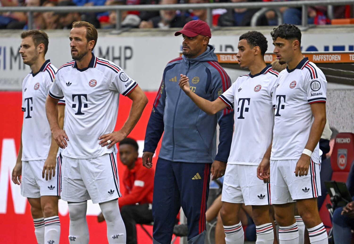 Victory against Heidenheim: Musiala shock overshadows Bayern's dress ...
