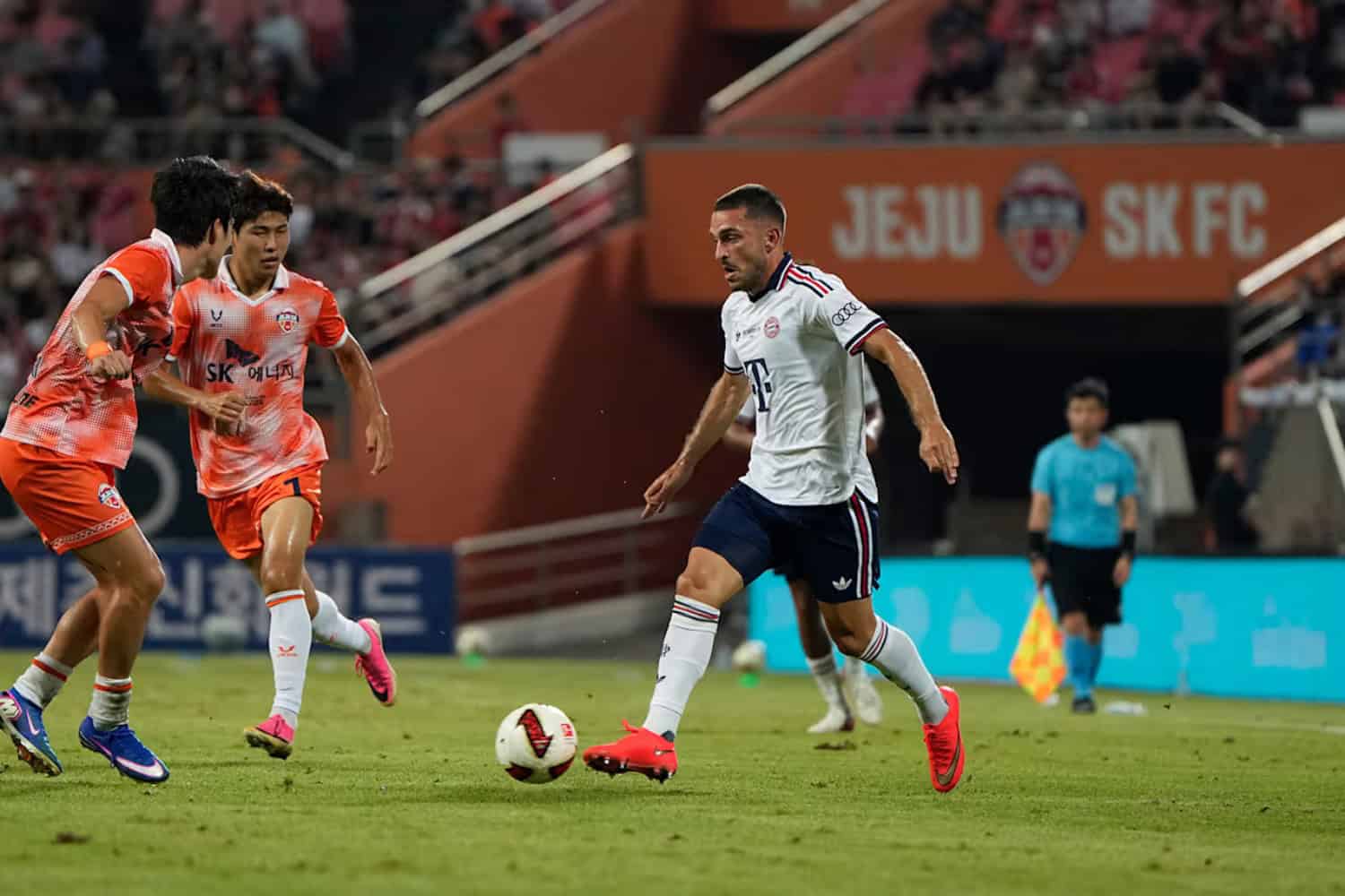 Jeju SK gegen FC Bayern