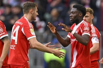 Alphonso Davies, Josip Stanisic